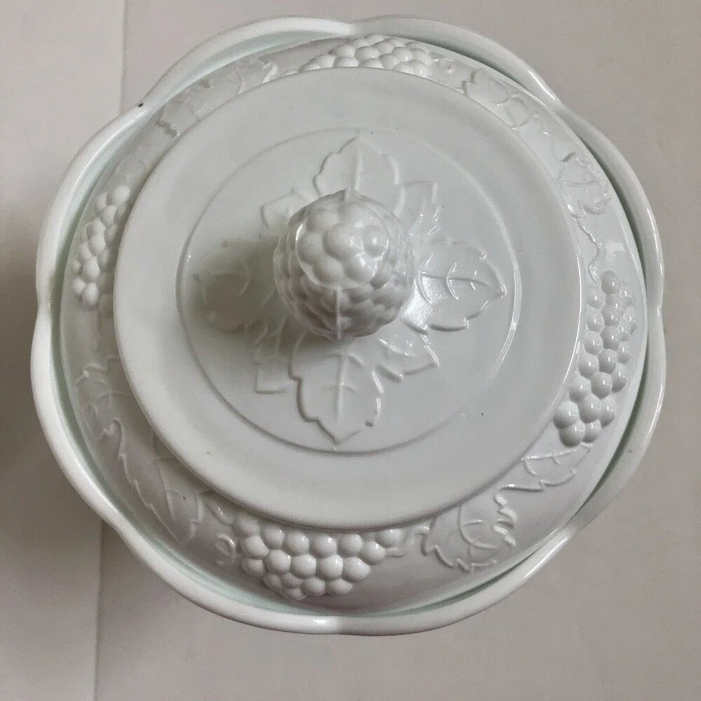 PEDESTAL CANDY DISH MIL GLASS BOWL COVERED GRAPE PATTERN 10